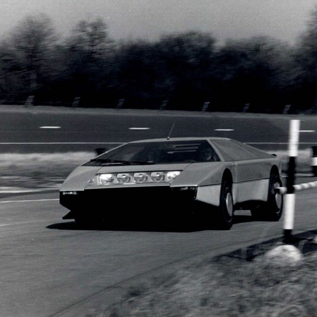 Aston Martin Bulldog: un conto rimasto in sospeso