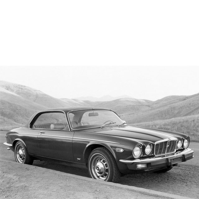 Jaguar XJC: aristocratica per nascita, sensuale per vocazione