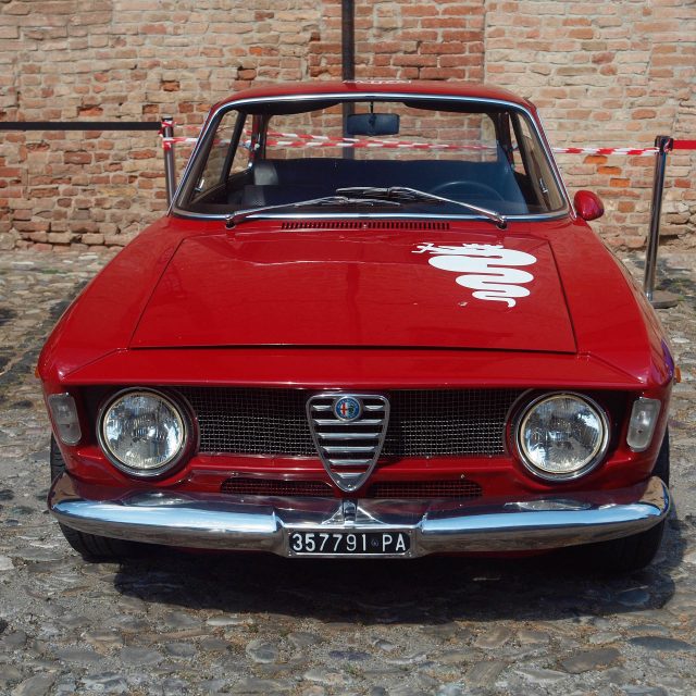 La Vernasca Silver Flag sfila a Modena per il Motor Valley Fest