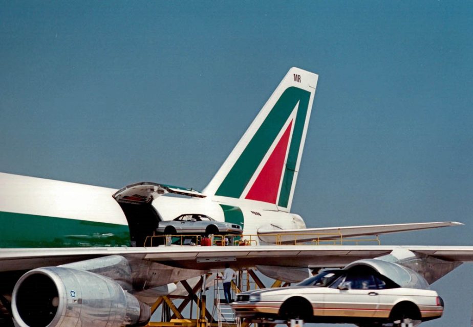 Automobili nella tempesta: in memoria della Cadillac Allanté