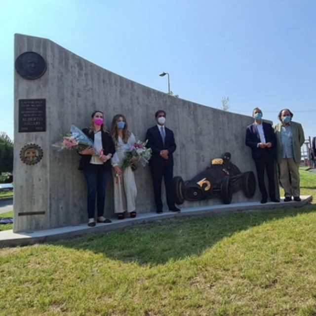 L'Automobile Club Milano inaugura il monumento dedicato ad Alberto Ascari