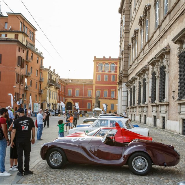 Vernasca Silver Flag: le vecchie glorie sfilano a Modena