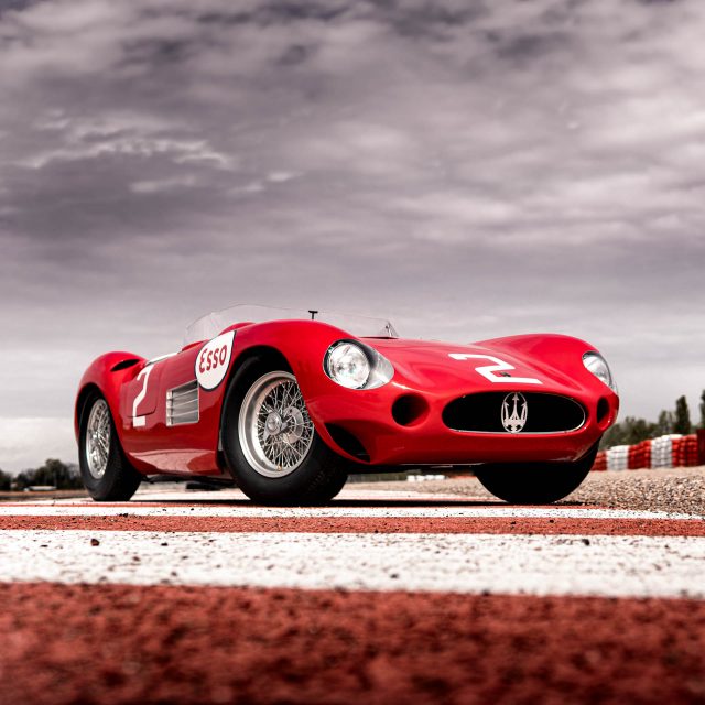 Maserati 300S: dalla pista alla  strada