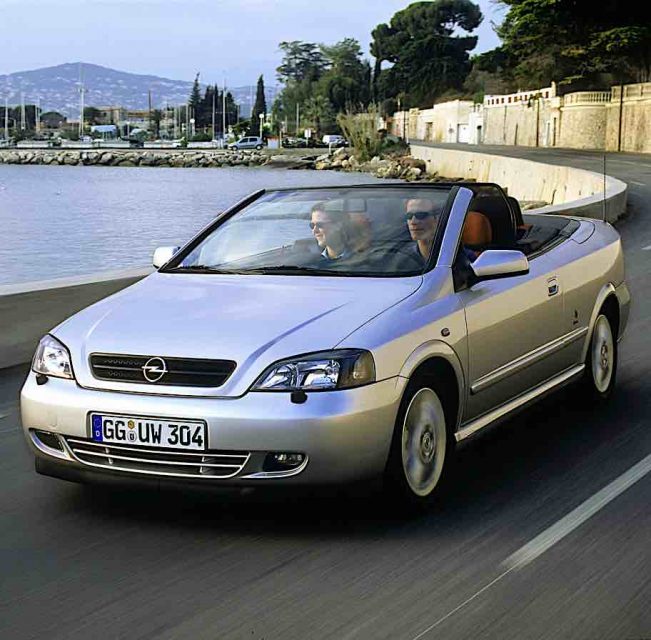 Opel Astra: vent’anni fa debuttava una versatile cabriolet