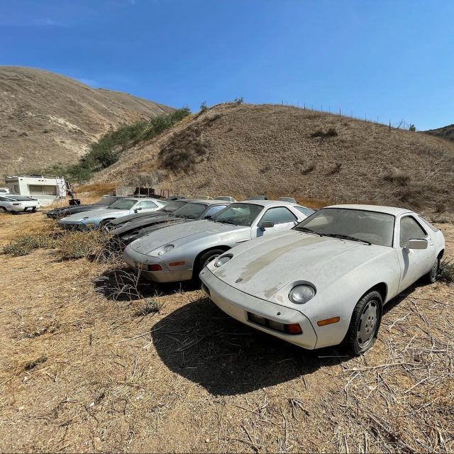 Clamoroso barnfind: 13 Porsche 928!