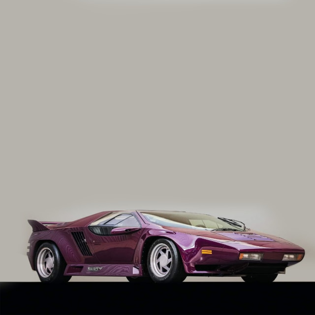 Vector W8 Twin Turbo: “Nel futuro le auto voleranno”