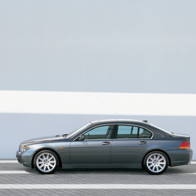 BMW Serie 7 E65: quando il lusso è brutalista