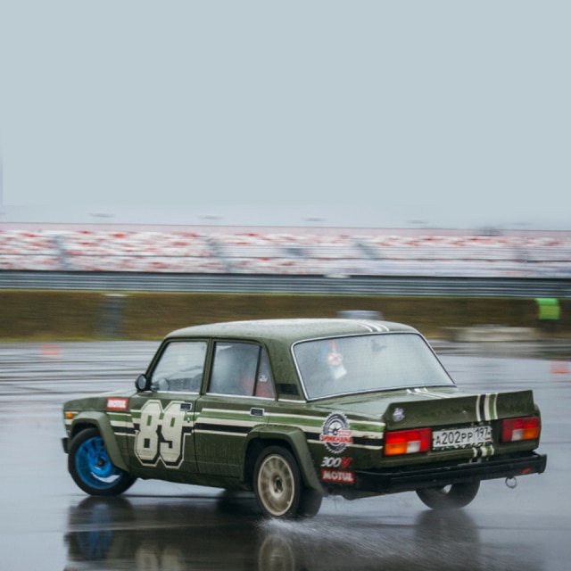 Boevaja Klassika: tutti pazzi per le vecchie Lada Zhigulì