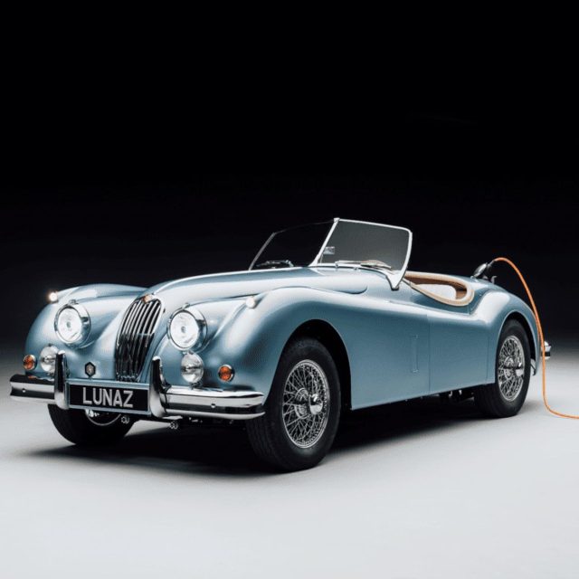 Una Jaguar XK140 per il figlio di David Beckham
