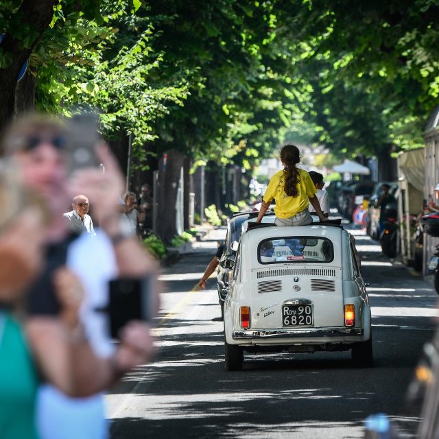 La Fiat 500 compie 65 anni. Raduno e mostra