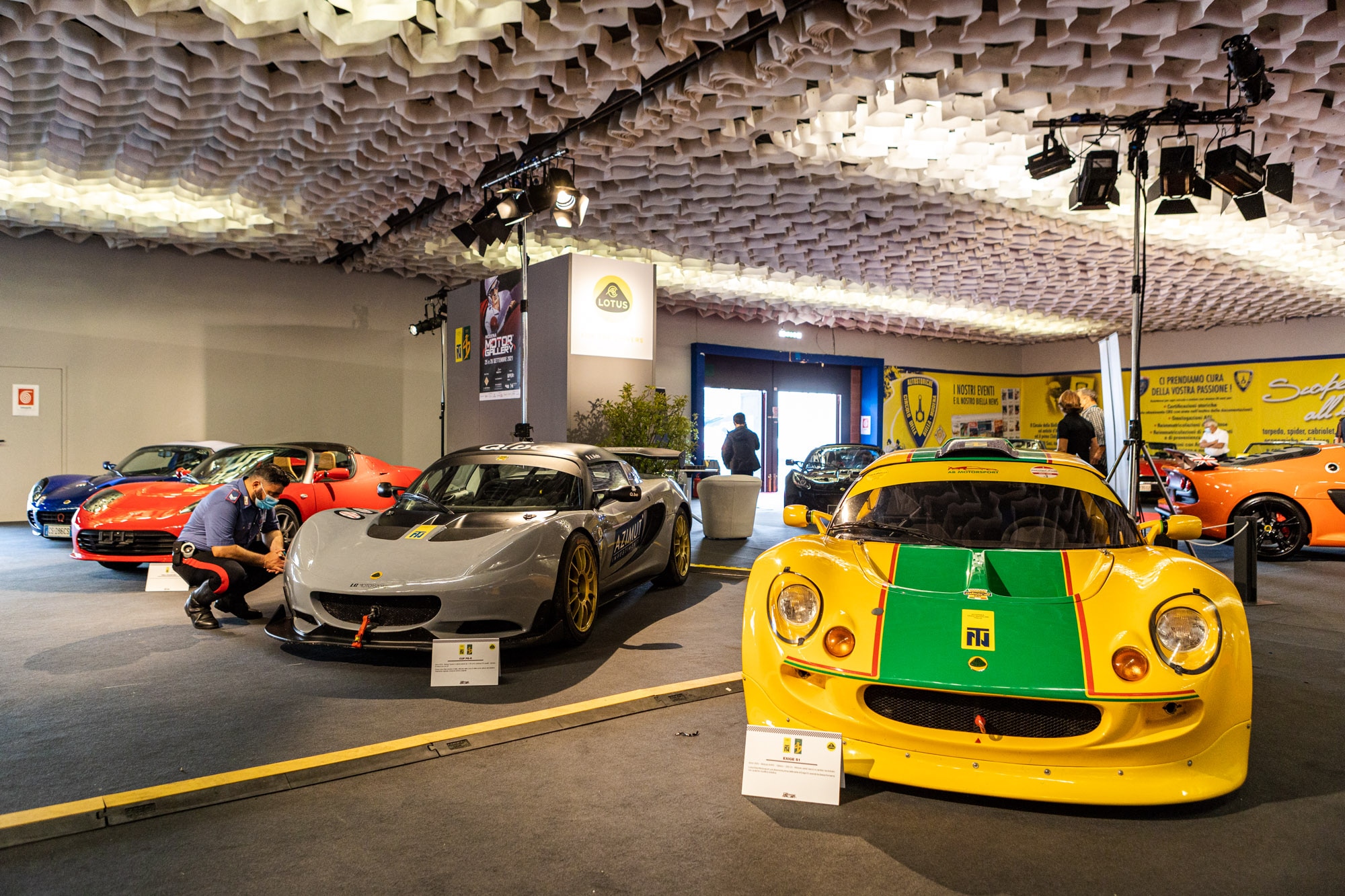 Da dx Lotus Exige S1 e Lotus Elise Cup PB-R