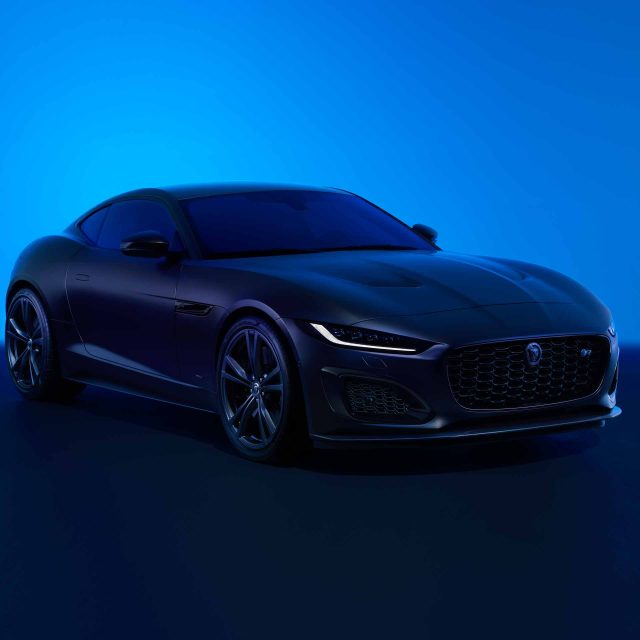 Sportive Jaguar, 75 anni con la F-Type