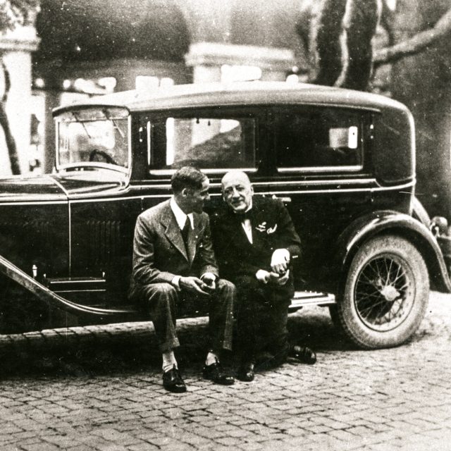 L'automobile è femminile, parola di D'Annunzio