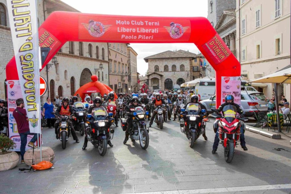 Motogiro d'Italia 2023, boom d'iscritti