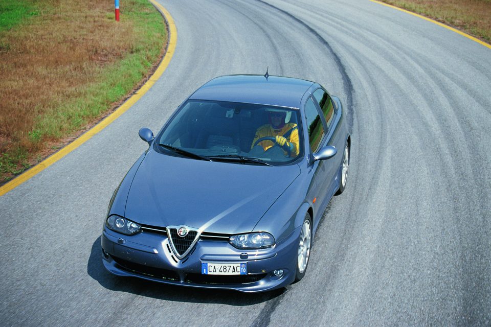 Alfa Romeo 156 GTA (2002-2005), muscoli d'acciaio