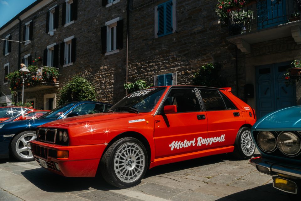 Motori Ruggenti atto secondo. In Emilia macchine, Lambrusco e beneficenza