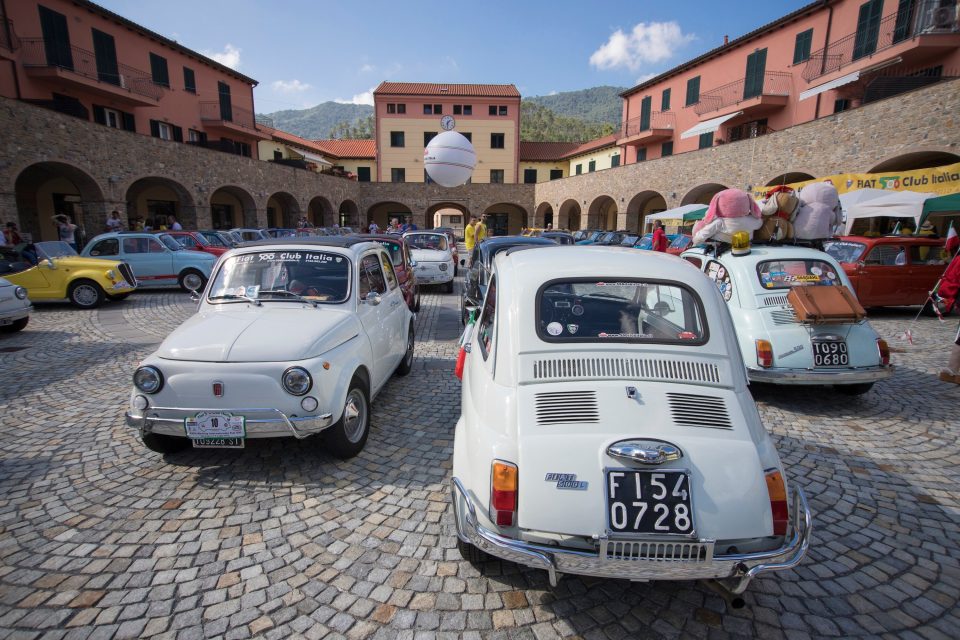 Targhe storiche, in vigore il decreto per reimmatricolare moto e auto d'epoca