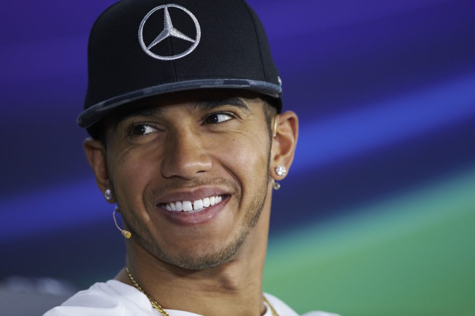 Formula 1, Lewis Hamilton alla Ferrari: i campioni del mondo che hanno vestito la tuta rossa