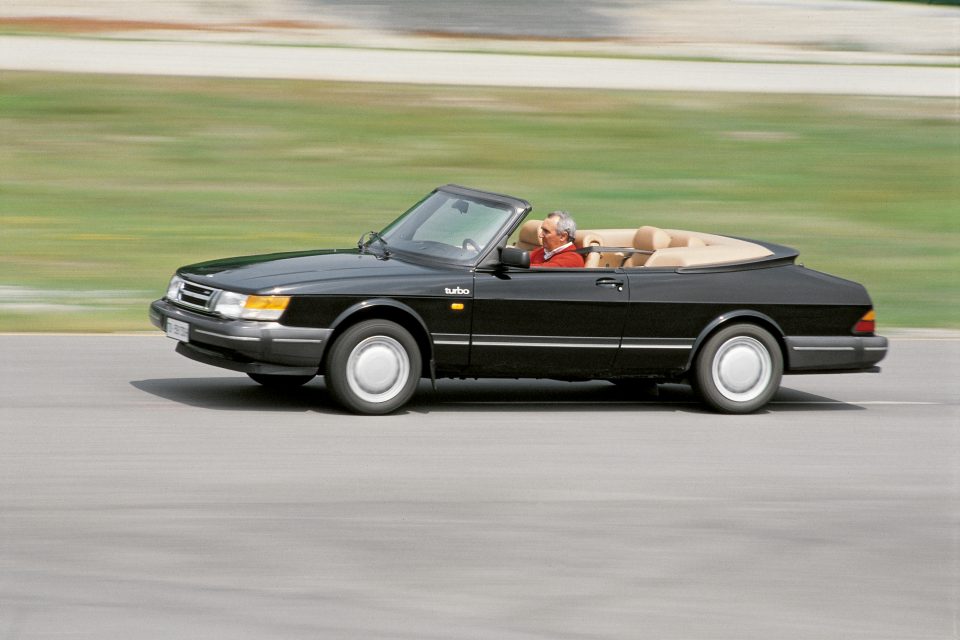 Nordiche da viaggio: Saab 900 Turbo Cabriolet, la macchina da bere