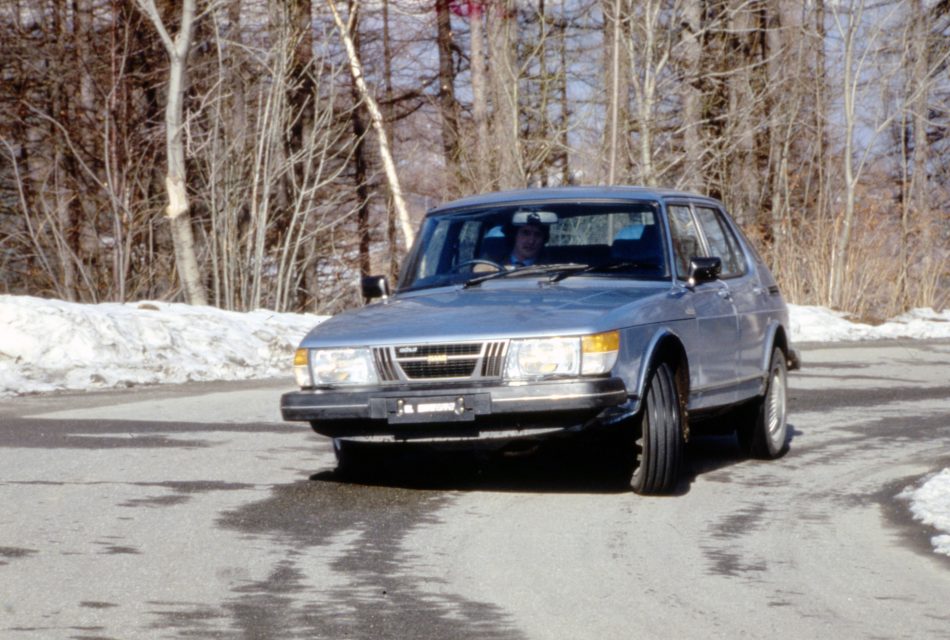 Nordiche da viaggio: Saab 900 turbo, icona di classe e sportività