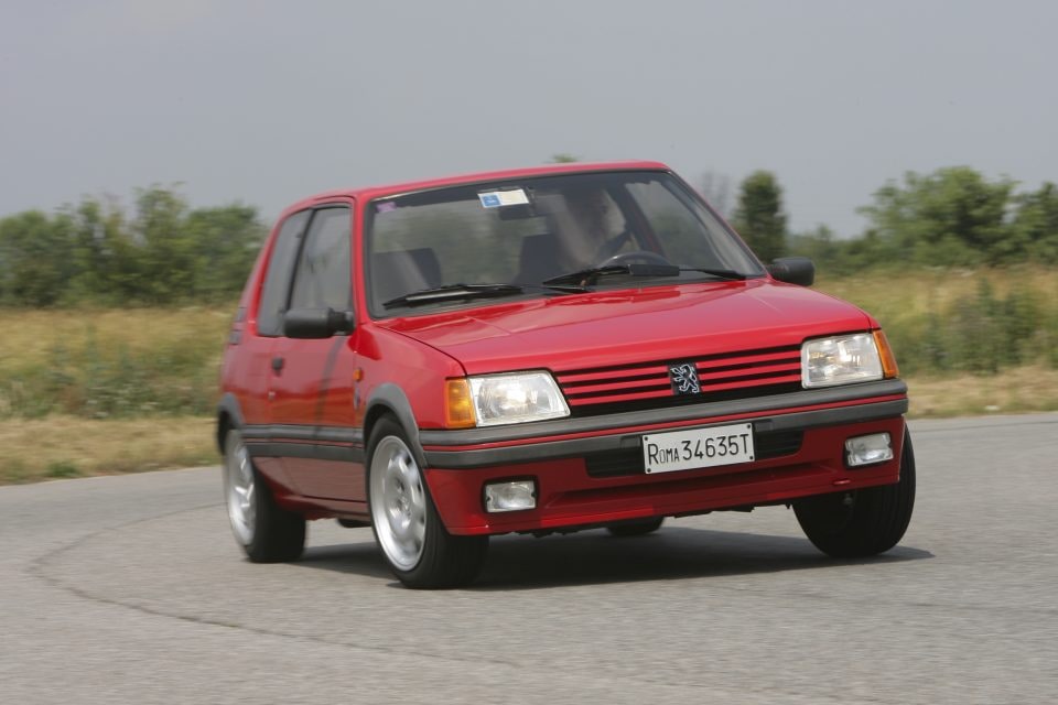 Piccole bombe francesi: Peugeot 205 GTI, un nome, una garanzia