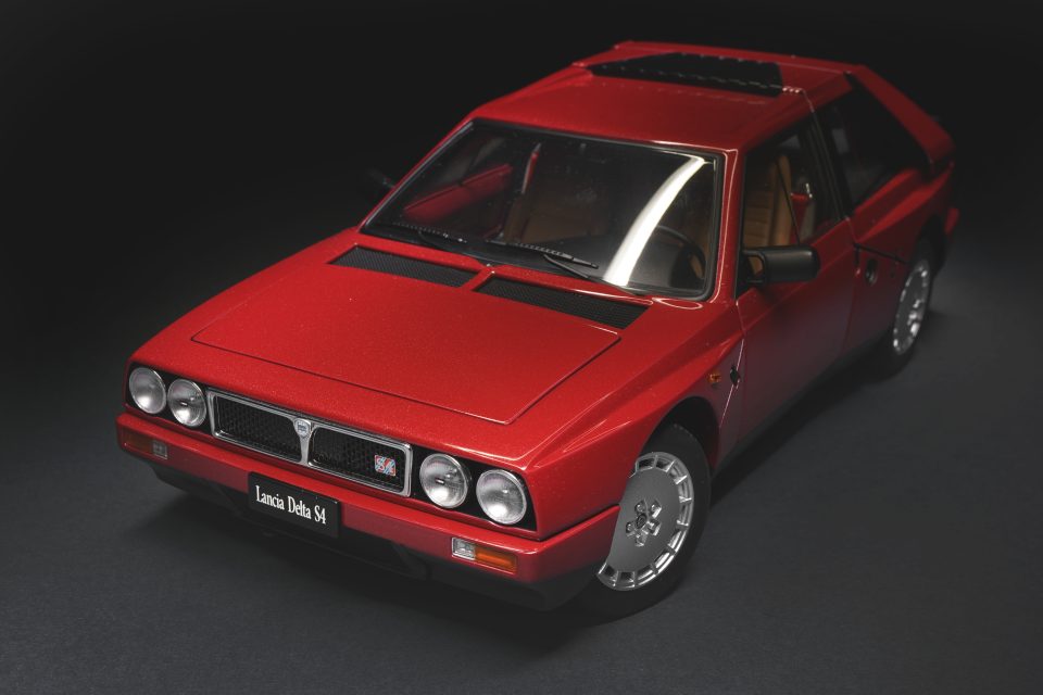 Modellismo: Lancia Delta S4 Stradale, belva in borghese