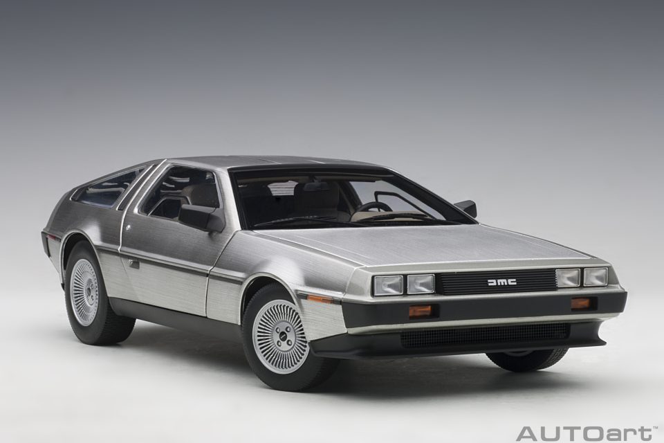 Modellismo: DeLorean DMC-12, ritorno al passato