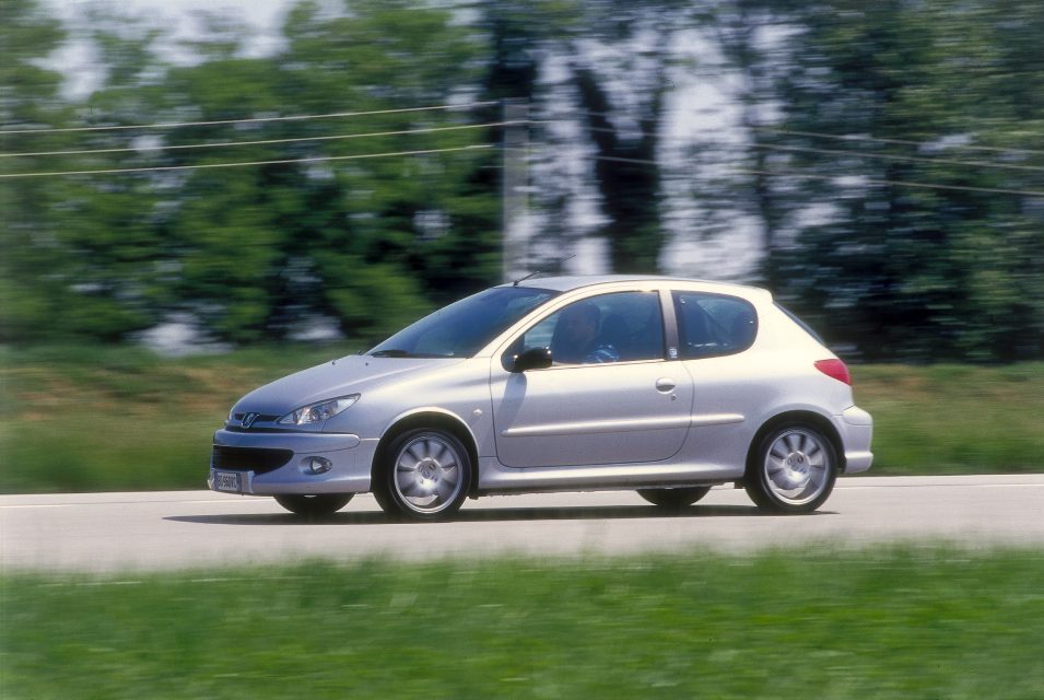 Piccole bombe francesi: Peugeot 206 GT, la sportiva numerata