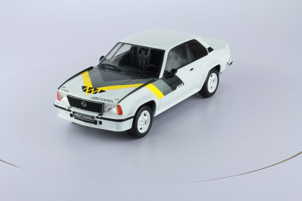 Modellismo: Opel Ascona B 400 (1982), la classe non è acqua