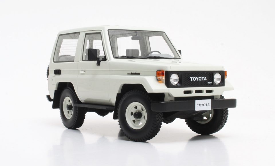 Toyota Land Cruiser J70, infaticabile corta