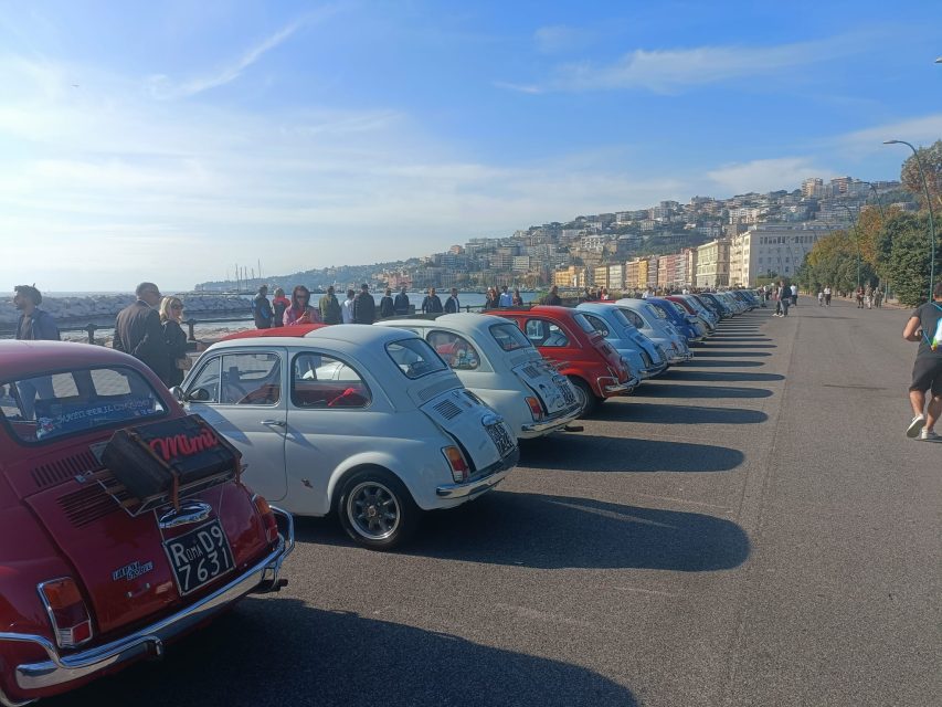 A Napoli maxiraduno di Fiat 500 d'epoca