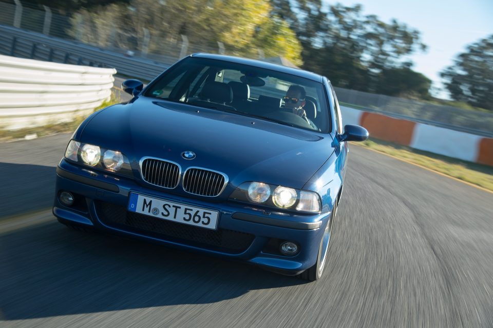 BMW M5 E39: passaggio al V8