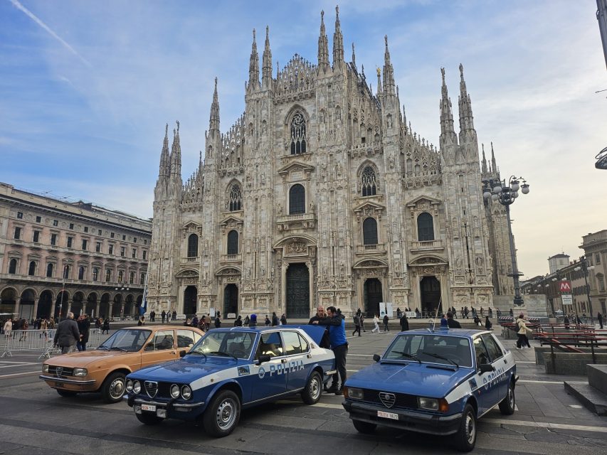 Alfa Romeo d'epoca sul set di Portobello, la serie su Enzo Tortora