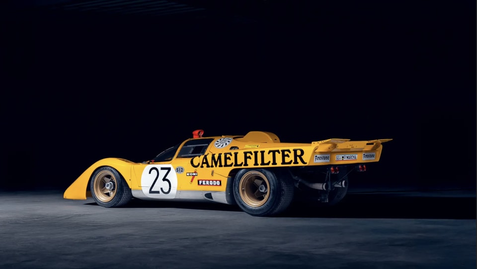 All'asta a Parigi dalla tuta di Senna alla Ferrari 250 LM