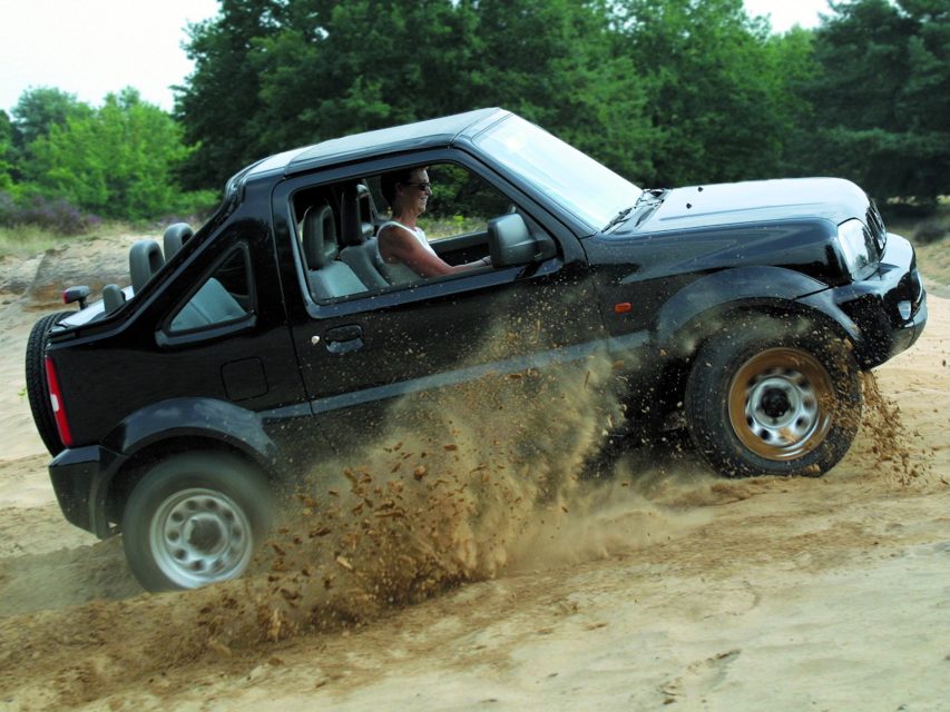 Suzuki Jimny: piccola, grande fuoristrada