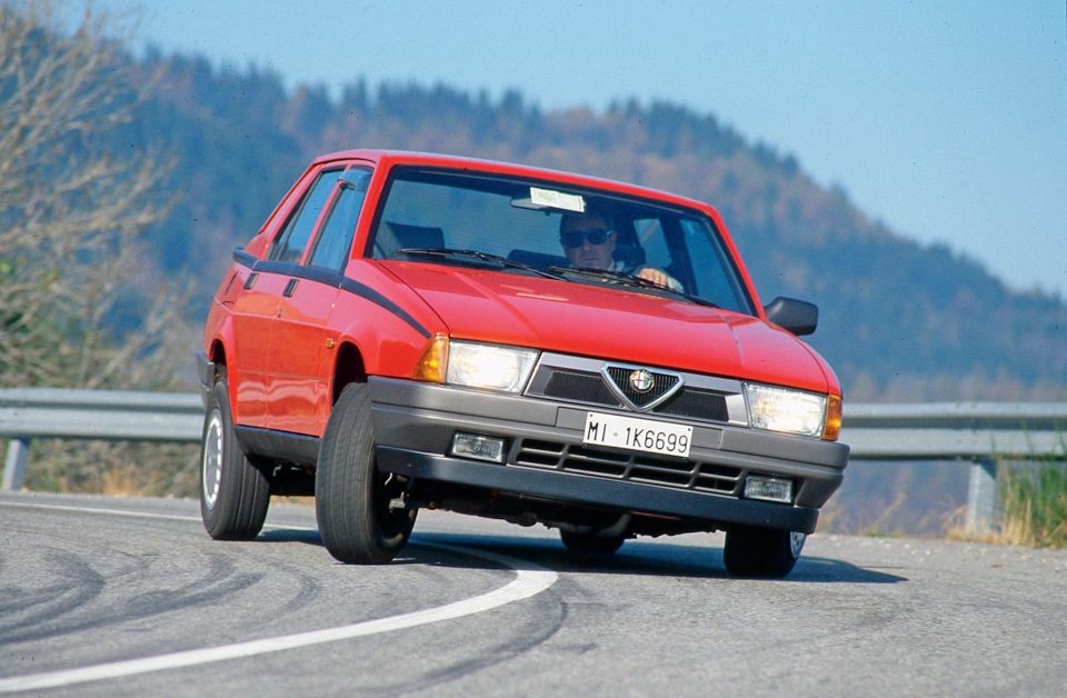 Alfa Romeo 75: 40 anni ruggenti
