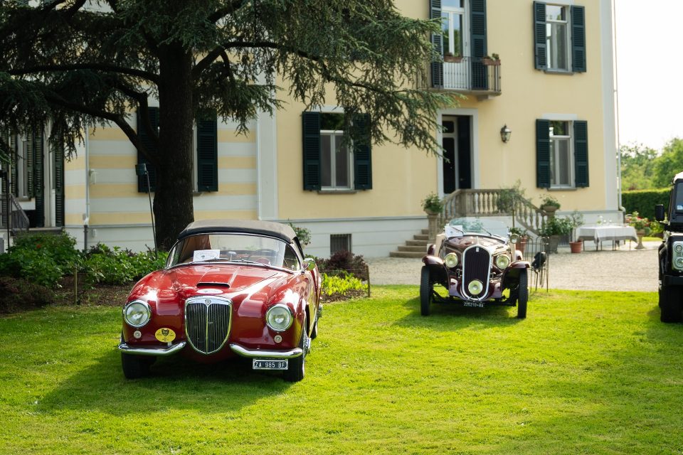 Auto d'epoca in passerella nel basso Piemonte