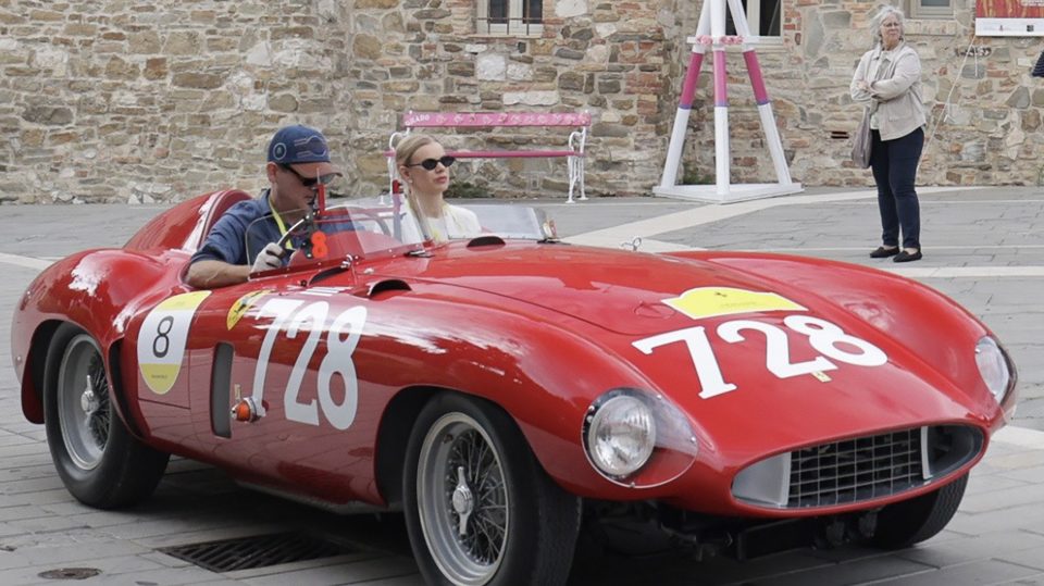 Alla 1000 Miglia 2025 una rara Ferrari 735 LM