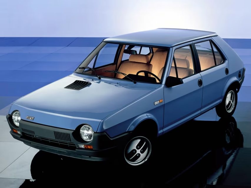 Le compatte degli anni 70: l’auto media per definizione