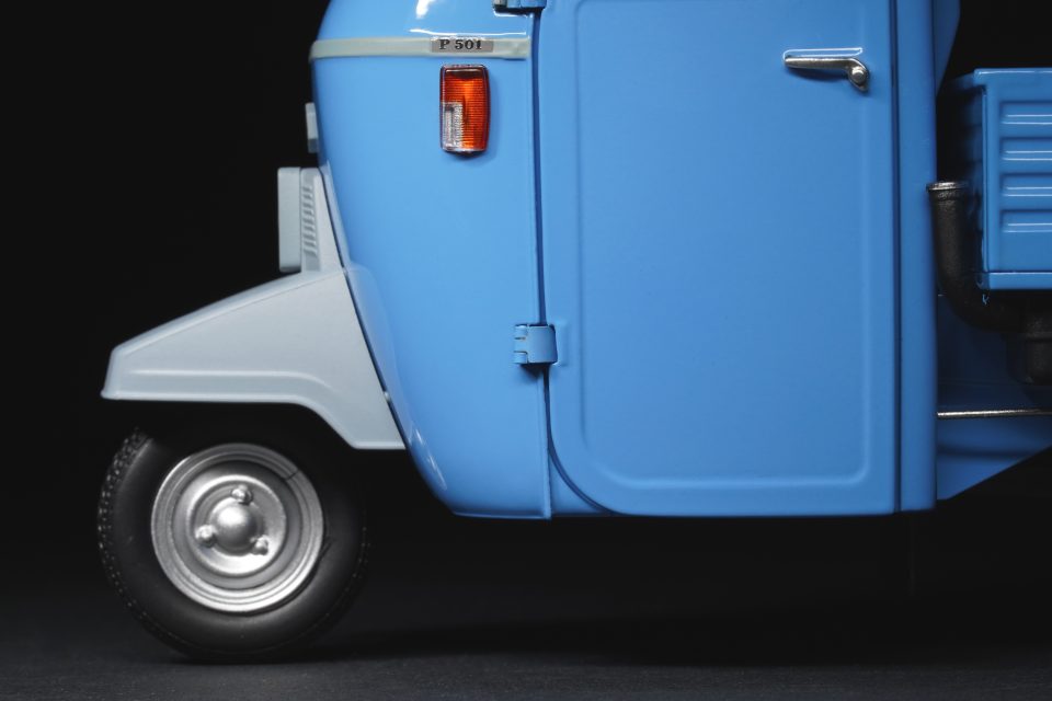 Piaggio Ape P501, il piccolo che muove l'Italia