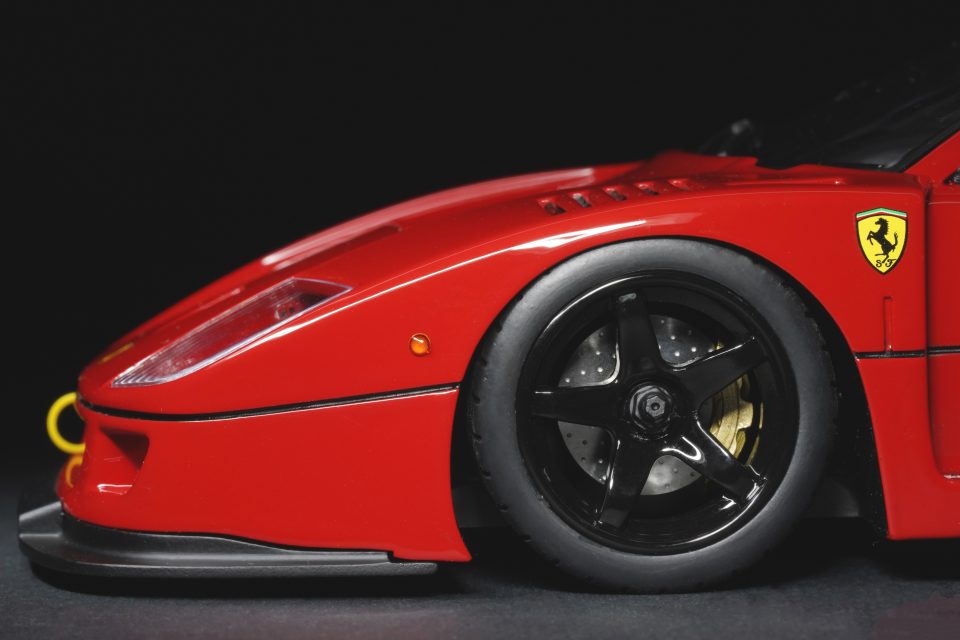 Ferrari F40 LM, l’icona estrema in doppia scala