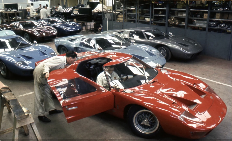 Auto incredibili in vendita: da una GT40 a due Countach