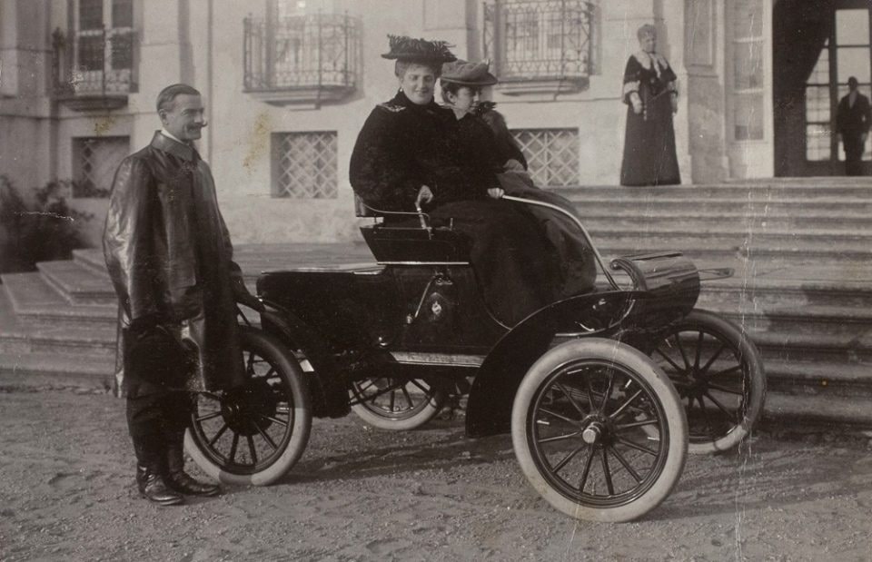 Sulle strade della Regina: le origini dell’auto a Stupinigi