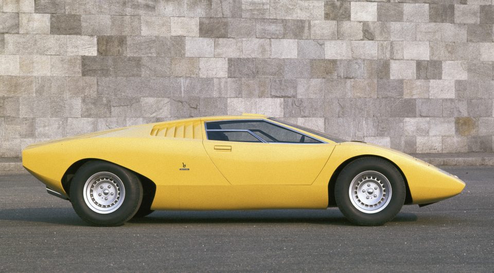 Lamborghini Countach LP500, il cuneo che contagia