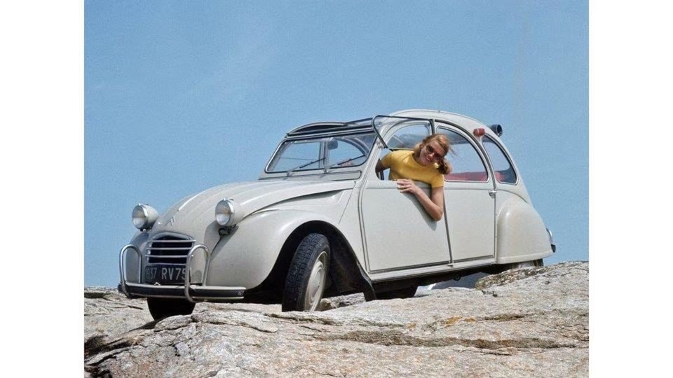 Citroën 2 CV, il ritorno di un mito