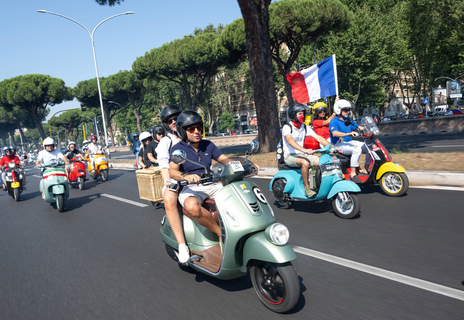 80 anni della Vespa, grande festa a Roma