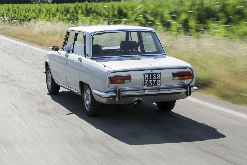 Alfa Romeo 2000, grinta con discrezione
