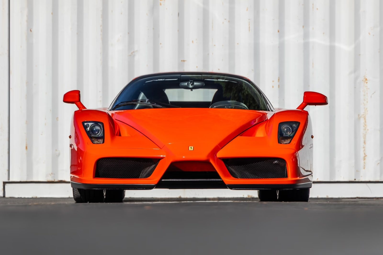 Ferrari Enzo a 11 milioni di euro, la più costosa del web