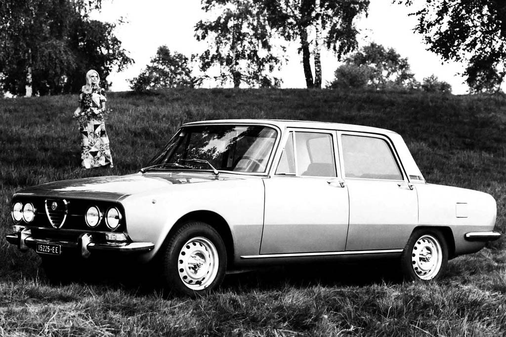 Alfa Romeo 2000, la berlina dalle tre P potenza, prestazioni e… prezzo Ruoteclassiche