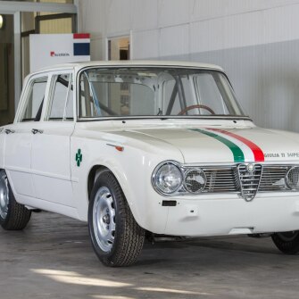 24_AlfaRomeo_GiuliaTI